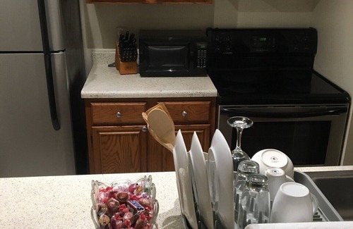 Chesterfield Condo | Discover Zine Home: Pet and Child-Friendly Retreat