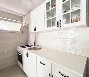 Susanj Apartment | Family-Friendly Stay at Zinzula 2 with Pet Amenities