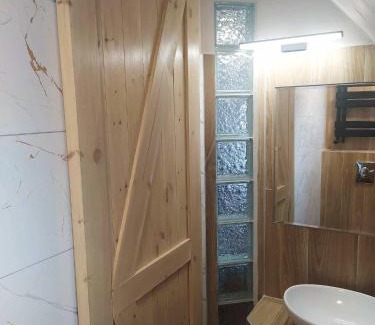 Jedlina-Zdroj House | Inviting Ziołowy Zakątek: Pet-Friendly Family Retreat