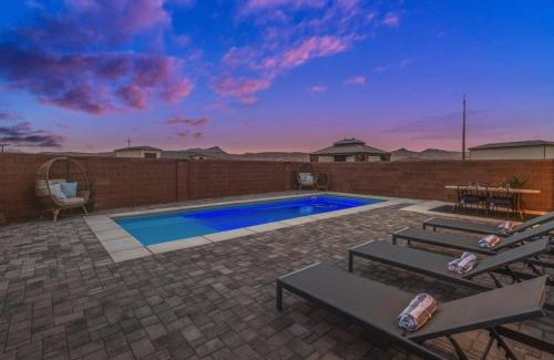 Hurricane House | Private Poolside Retreat at Zion Village - Guest Rated 10/10
