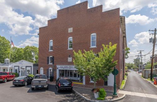 Zionsville Apartment | Top-Rated Zionsville Historical Retreat Awaits Your Visit
