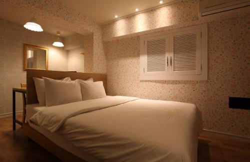 Bongcheon-dong Hotel | Affordable Stay at ZIP Hotel with Family-Friendly Amenities