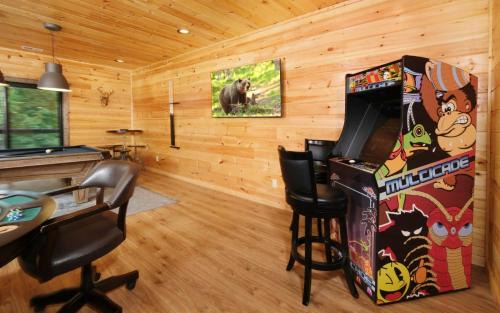 Sevierville Villa | Relaxing Retreat at Zipadee Dipadee View with Spa & Pool
