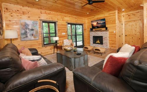 Sevierville Villa | Relaxing Retreat at Zipadee Dipadee View with Spa & Pool