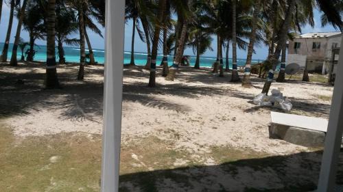 Punta Sur Apartment | Oceanfront Getaway at Zippy's Sea View Apartments