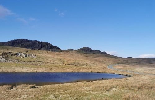 Manod House | Pet-Friendly Retreat: No 8 Snowdonia, Sleeps 5