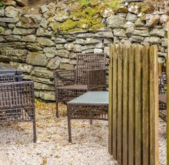 Manod House | Pet-Friendly Retreat: No 8 Snowdonia, Sleeps 5