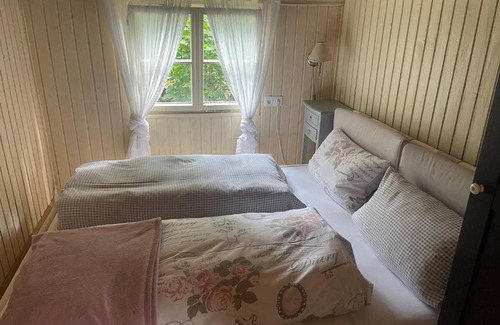 Oberhavel Apartment | Exceptional Zirkuswagen at Landhaus Labes near Stechlinsee