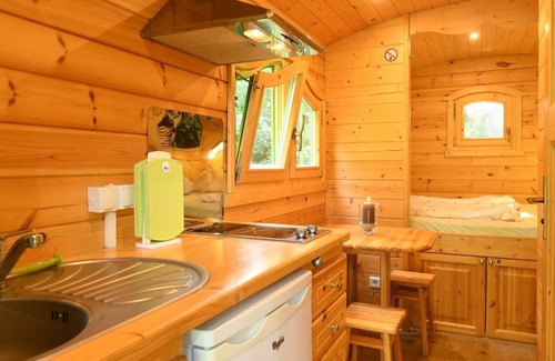 Pleinfeld Cabin | Zirkuswagen - Waldcamping Brombach