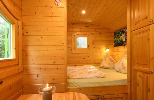 Pleinfeld Cabin | Zirkuswagen - Waldcamping Brombach