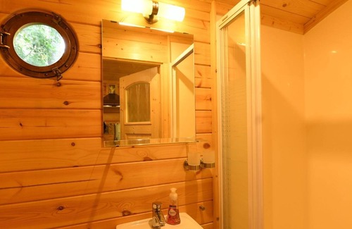 Pleinfeld Cabin | Zirkuswagen - Waldcamping Brombach