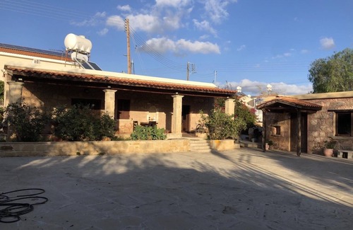 Tremithousa House | Gather at Zivla’s Stone House: Perfect for Celebrations