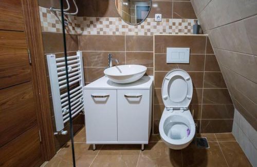 Brdo Apartment | Discover Zlatarski čardaci - Pet Friendly with Hot Tub