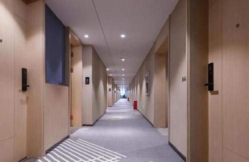 Central Business District Hotel | Convenient Stay at ZMAX Hotels Near Shenzhen Metro Station