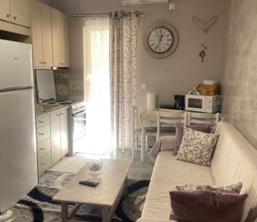 Paralia Porovitsis Apartment | Child-Friendly Zoe Akrata Apartment with Perfect Ratings
