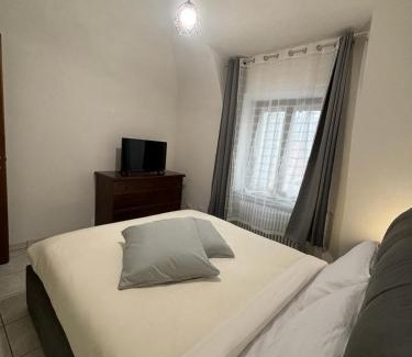 Boves Apartment | Zoe Recidencias 3: Pet & Child-Friendly Retreat, Rated 8/10