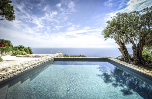 Magazia Villa | Unique Zoe Retreat with Breathtaking Sea Views & Pool