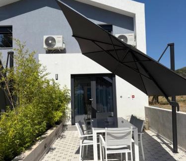 Toroni Villa | Top-Rated Zoha Villas: Pet & Child Friendly Retreat