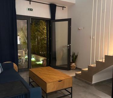 Toroni Villa | Top-Rated Zoha Villas: Pet & Child Friendly Retreat
