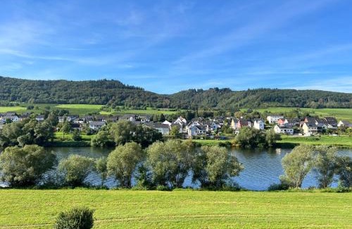 Kinheim Apartment | Scenic ZoHe Alpha Apartment with Beautiful Mosel Views