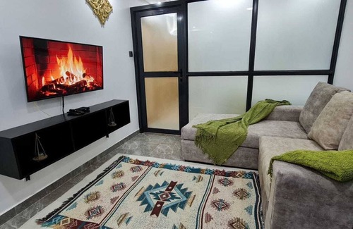 Kilimani Apartment | Cozy Zolani Home: Pet-Friendly Retreat with Spa & Breakfast