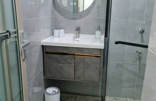 Kilimani Apartment | Cozy Zolani Home: Pet-Friendly Retreat with Spa & Breakfast