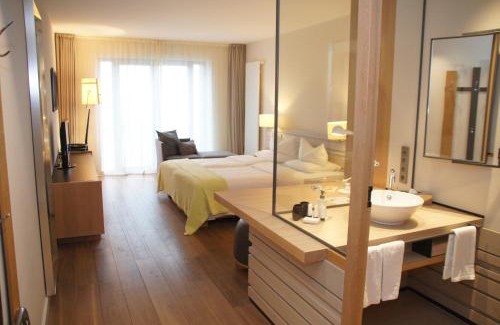 Kirchwerder Hotel | Discover Zollenspieker Fährhaus: Pet-Friendly Retreat Awaits