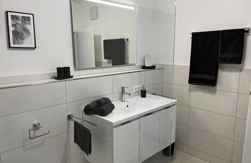Balingen Apartment | Family-Friendly Zollernalbdomizil FeWo2 - Rated 9.5/10