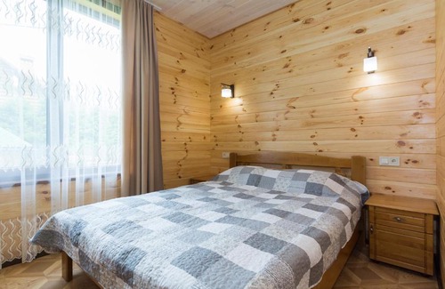 Skhidnytsya Villa | Discover Zolota Rybka: Pet-Friendly Retreat Rated 9.4/10