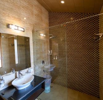 Lansdowne Resort | Discover Zone Connect by The Park: Pet-Friendly Retreat