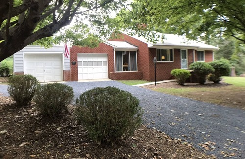 Asheboro House | Zoo House: Top-Rated Stay near Zoo & Sportsplex