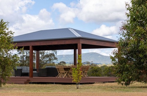 Nulkaba House | Experience Zookeepers Cottage with Nearby Wildlife Encounters