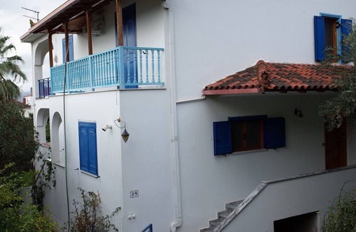 Sampatiki House | Discover Zorba's House: Independent Retreat by the Sea