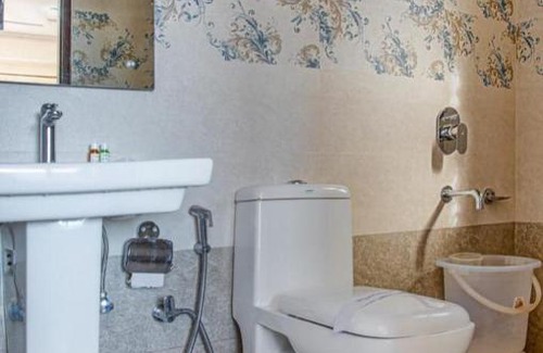 Shimla Hotel | Guest Rated 10/10: Zoz sm6 with Restaurant Amenities