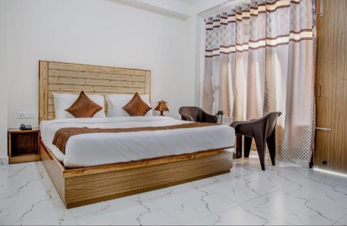 Shimla Hotel | Guest Rated 10/10: Zoz sm6 with Restaurant Amenities