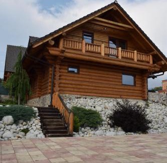 Nova Lesna House | Discover Zrubový dom - Moon Nová Lesná: Spa & Hot Tub Retreat