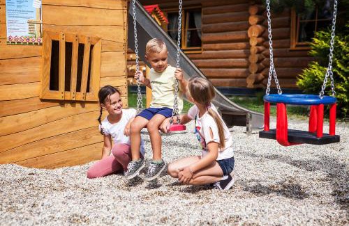 Bystra Apartment | Discover Zruby Bystrá: 4-Star Retreat for Families & Pets