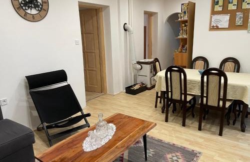 Kaposszerdahely Apartment | Family-Friendly Zselic Kapuja Vendégház with High Ratings