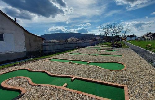 Satoraljaujhely Apartment | Family-Friendly Retreat at Zsindely Ház, Károlyfalva