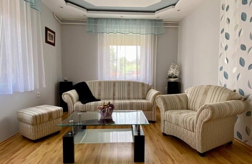 Visz House | Welcoming Zsuzsi Vendégház Visz - Family-Friendly Retreat