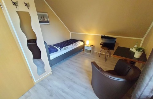Kolonie Veenhusen Cottage | Discover Comfort at Gasthof zu den Linden - Breakfast Included