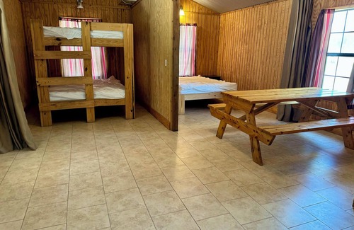 Utopia Cabin | Welcoming Zubers Cabin B: Pet-Friendly with Pool Access