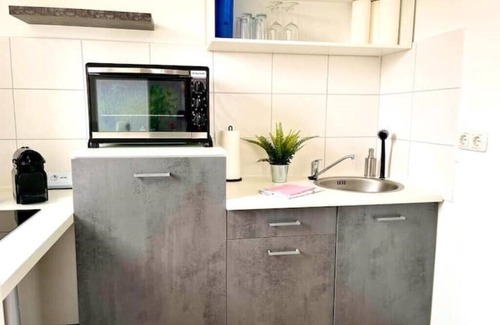Oberhausen Apartment | Cozy Getaway in Ruhrgebiet: Balcony & Breakfast Included