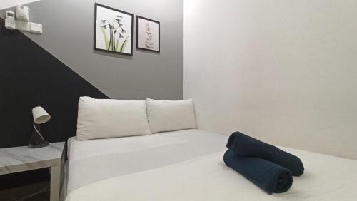 Bandar Kota Bharu Apartment | Comfortable Zulanie Suite with Pool & Netflix in Kota Bharu