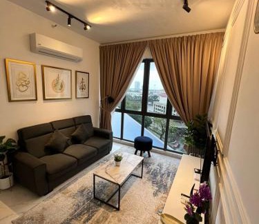 Bandar Kota Bharu Apartment | Comfortable Zulanie Suite with Pool & Netflix in Kota Bharu