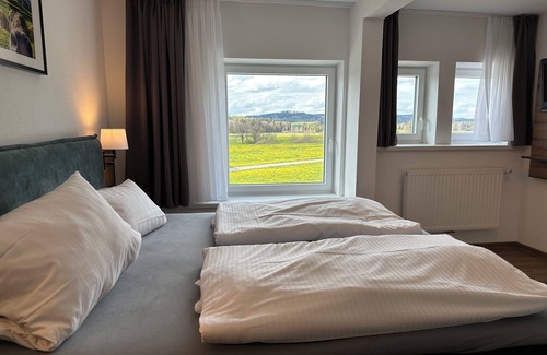Maierhofen Hotel | Inviting Stay at Zum Bayrischen Wirt with Family-Friendly Amenities