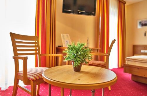 Kipfenberg House | Discover Gourmet Dining at Zum blauen Hecht Hotel