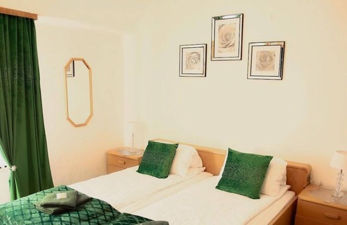 Bruchweiler House | Zum Burgkeller - double room, shower, toilet, non-smoking