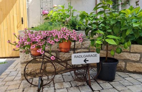 Berching Hotel | Explore the Comfort of Zum Dallmayr Hotel Garni, Rated 9.1