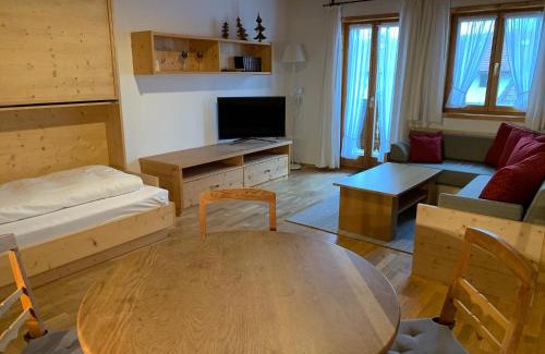 Munchen District Apartment | Family-Friendly Escape at Zum Dammerbauer - Rated 8/10